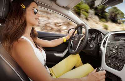 Women are safer drivers than men according to new research in Spain