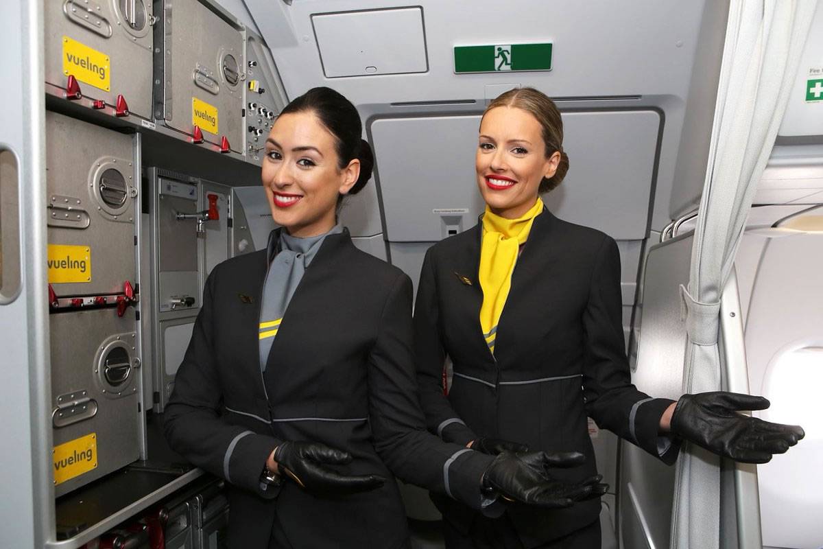 Airline fined 30,000 euros for demanding that stewardesses wear makeup and high heels 