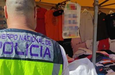Eight arrested and 1,400 counterfeit items seized at a Los Cristianos market