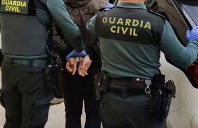 Two pickpockets arrested for robbing tourists in south of Tenerife
