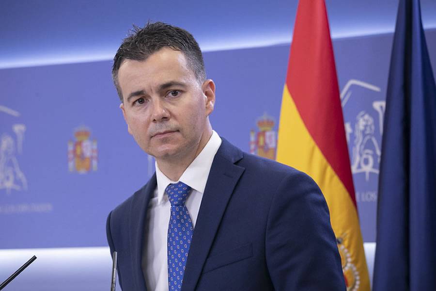 The new Minister of Tourism for Spain is Hector Gomez from Tenerife