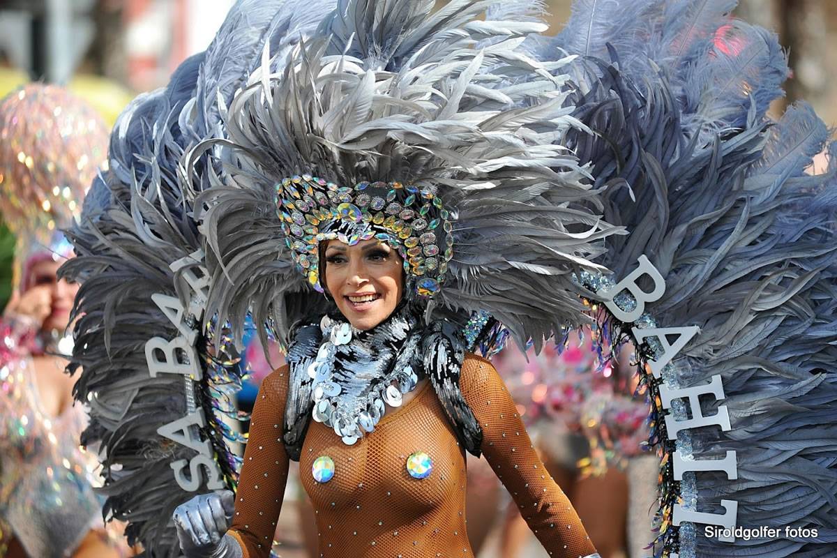 Los Cristianos carnival ends full of colour with a parade of 1,800 dancers and groups Los Cristianos carnival ends full of colour with a parade of 1,800 dancers and groups