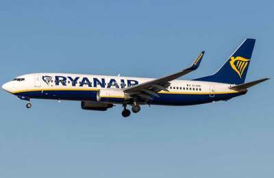 Ryanair opens its new 185 million base in Tenerife with two new planes 