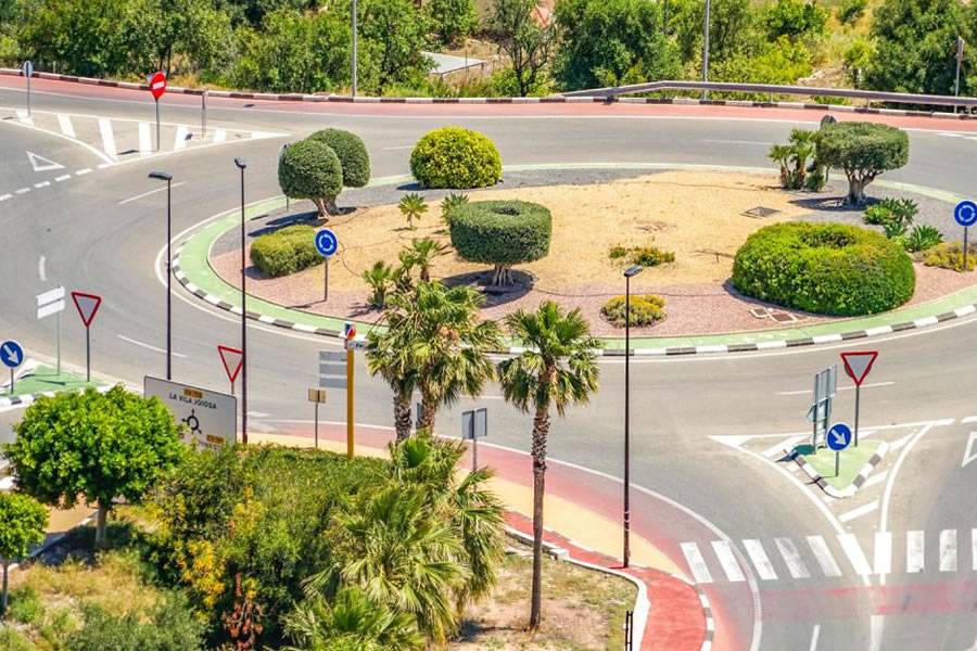 The DGT advise of a 200 euro fine for not using roundabouts correctly