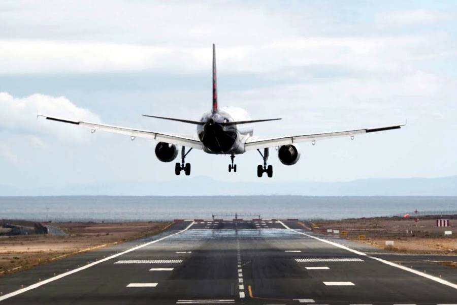 Plane returns to Canary Islands just 40 minutes into flight due to a medical emergency