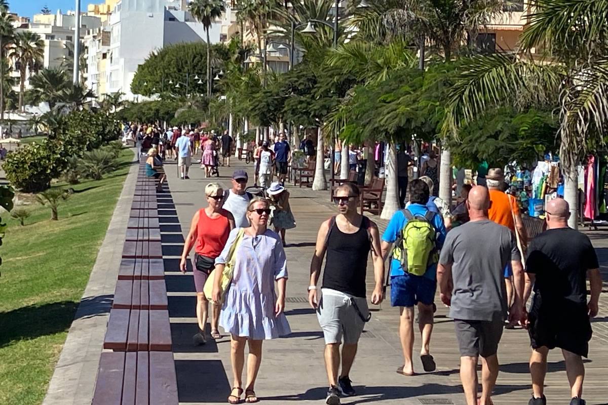 The Canaries had 1.2 million international tourists in February, 27% more than in 2022