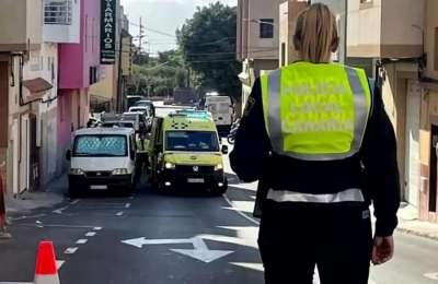 The Local Police save the life of a pedestrian who had a heart attack in the street