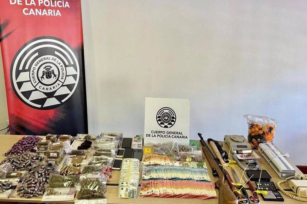 Three arrested with six kilos of hashish and 720 grams of marijuana in south Tenerife Three arrested with six kilos of hashish and 720 grams of marijuana in south Tenerife