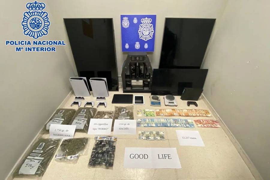 Three arrested for selling drugs to tourists from a cannabis club in Adeje