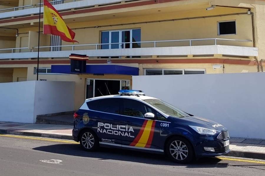Police find a handcuffed corpse in the water tank of a villa in Tenerife