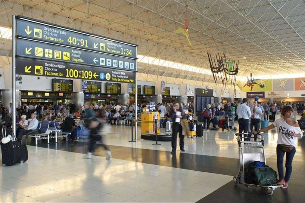 Canary’s airports had 4.3 million passengers in March, 17% more than last year
