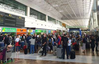Pickpocket arrested after stealing 1,000 euros from a tourist at Tenerife airport