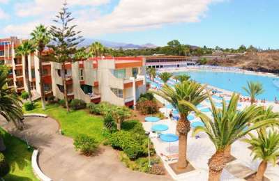 Tourist awarded €6,200 after slipping on a wet floor in Tenerife hotel