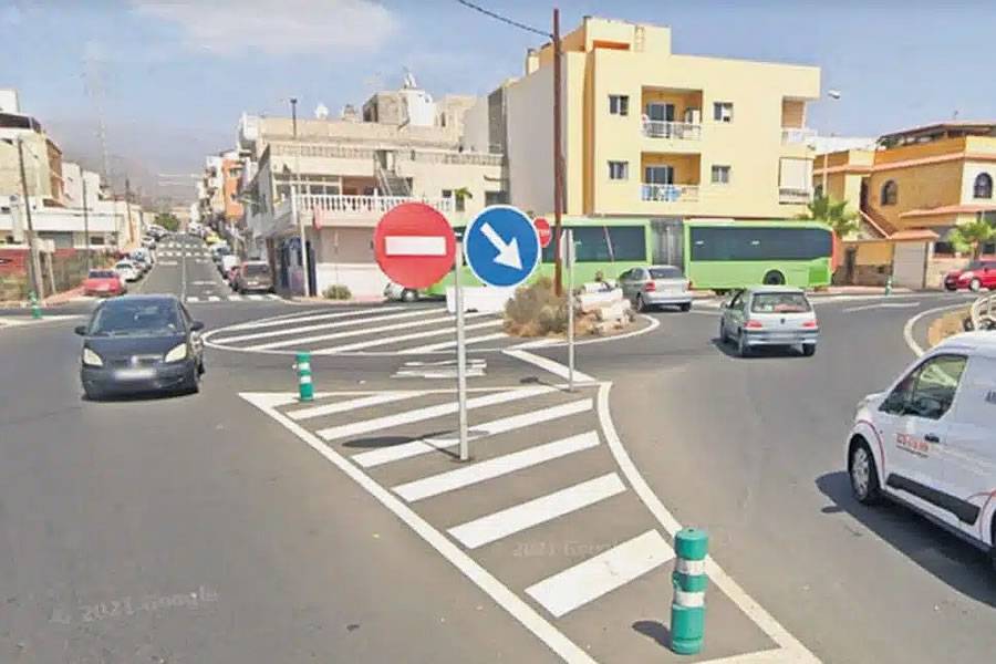 New roundabout will eliminate one of the biggest traffic 'black spots' in south Tenerife New roundabout will eliminate one of the biggest traffic 'black spots' in south Tenerife