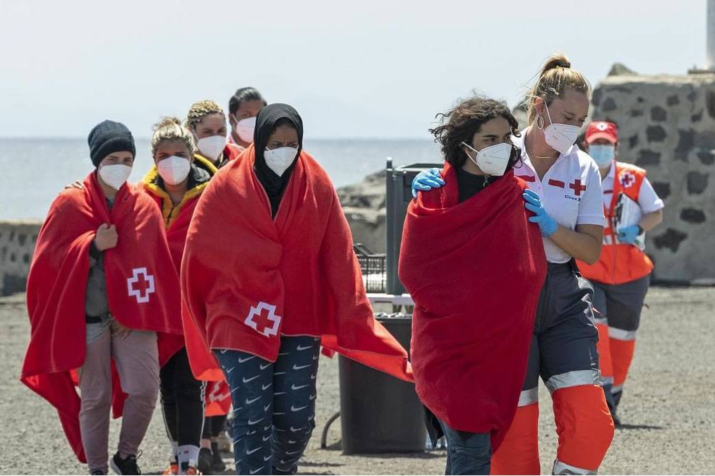 More than 600 people have arrived in the Canary Islands this week in small boats