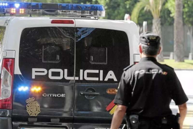 Two men arrested for posing as Guardia Civil agents to rob tourists
