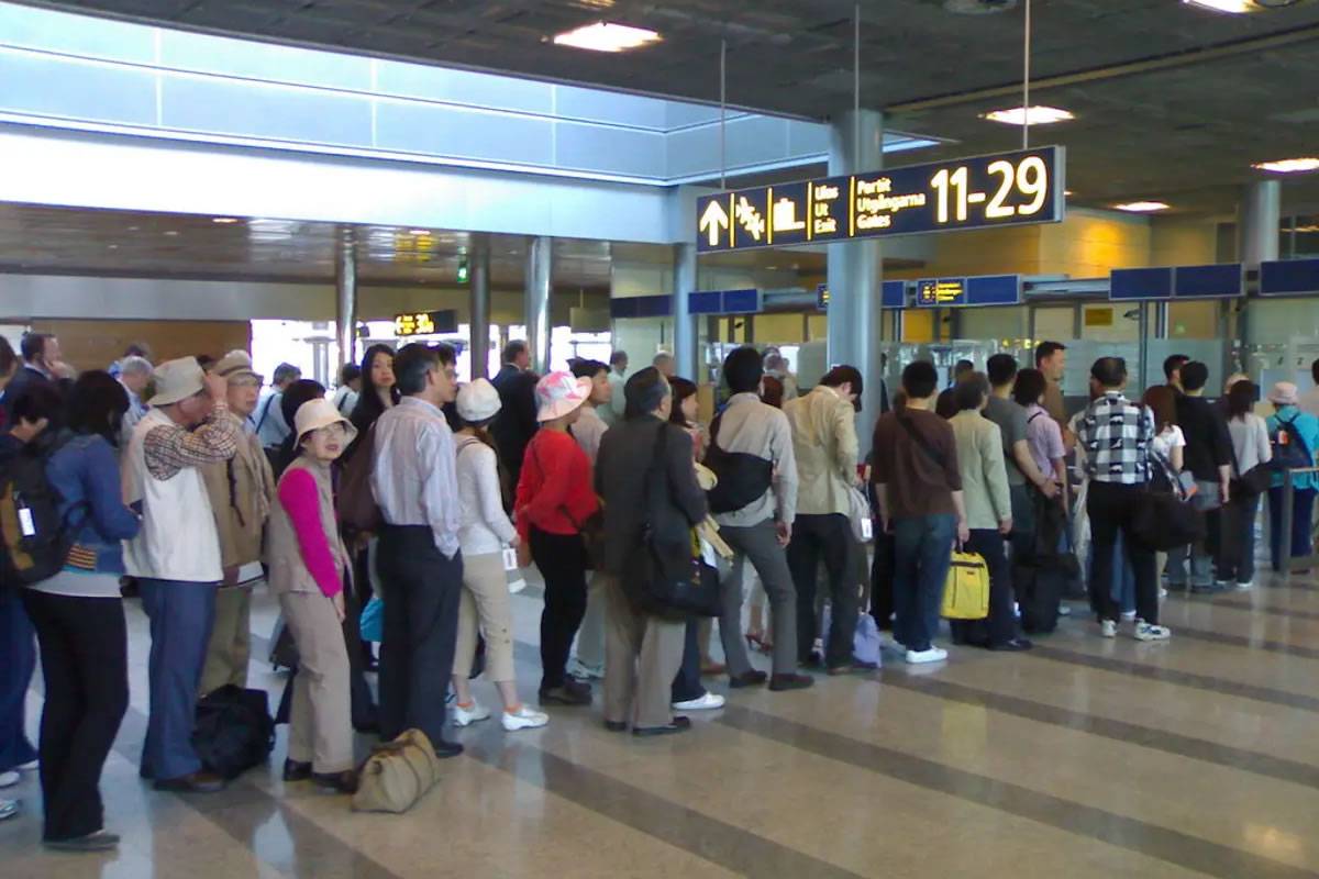 The new EU entry-exit system to speed up airport queues is delayed again