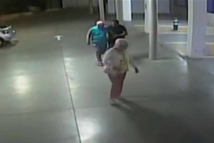 Pickpocket using the ‘Ronaldinho’ technique is arrested after robbing tourists