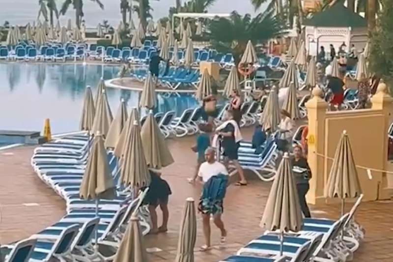 VIDEO goes viral showing the sunbed wars tourists’ face on holiday