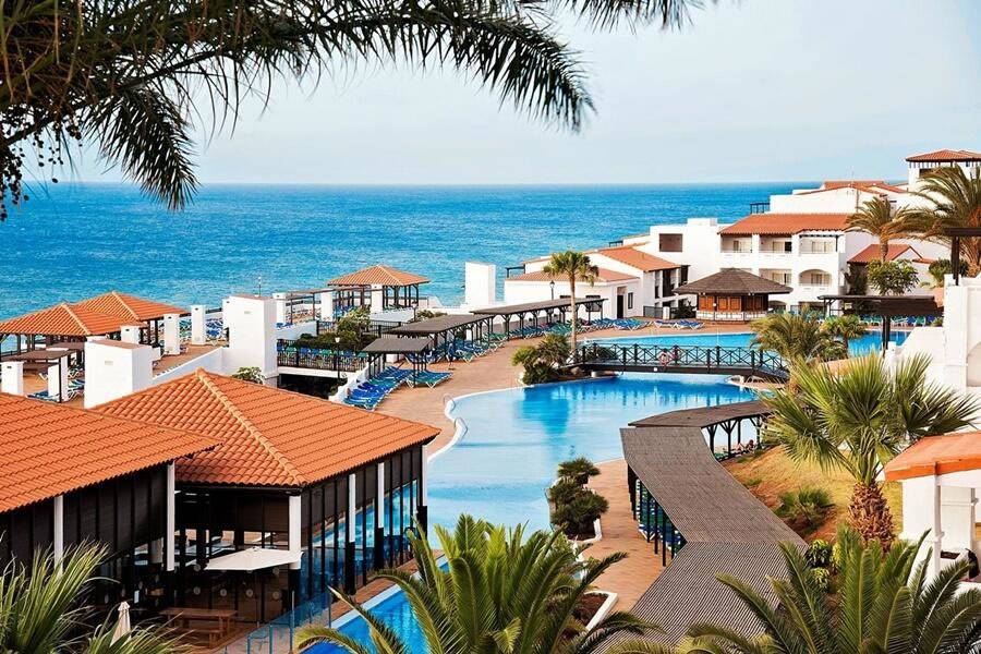 Health and Safety close the kitchens at a TUI hotel for hygiene issues