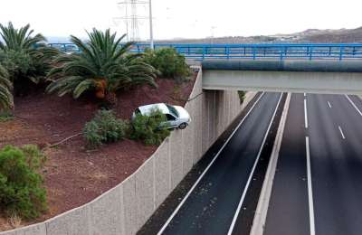 Lucky escape for driver who nearly ‘landed’ on the TF-1 motorway in San Isidro