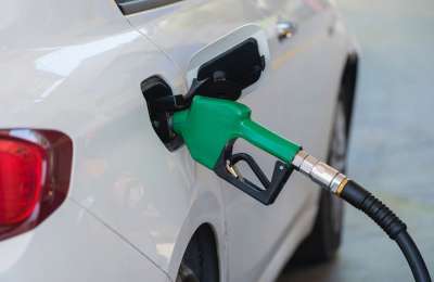 Petrol prices continue to drop in the Canary Islands and reach a new low for this year