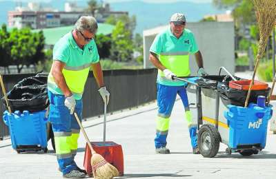 Working outdoors in extreme heat and weather warnings to be prohibited