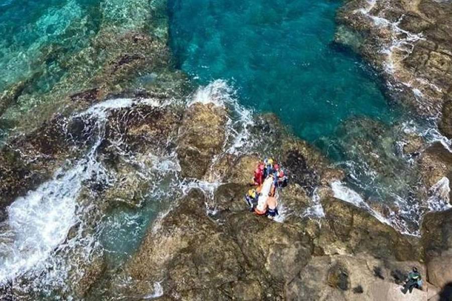 A dead body is found floating in the sea in Mogán