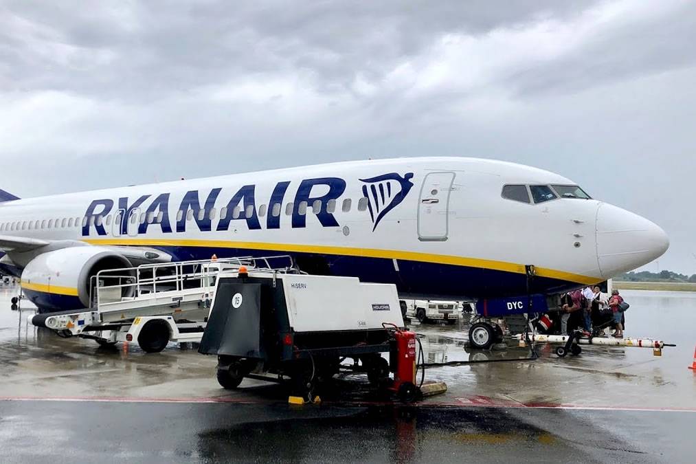 Ryanair have to pay compensation for not letting two policemen on a plane with their guns