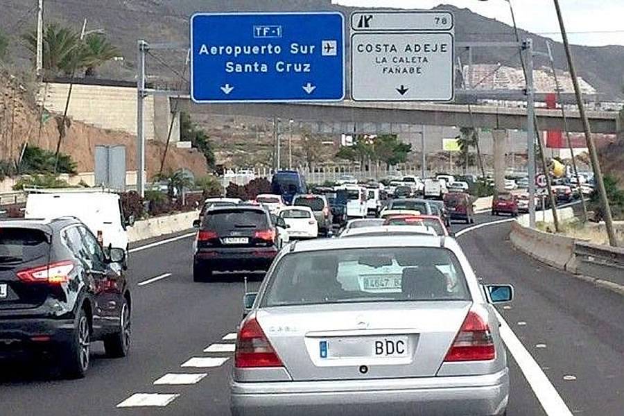 There are now more than 1.8 million vehicles on the roads in the Canary Islands