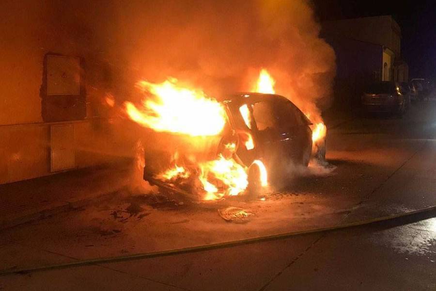Man arrested for setting fire to five cars in the south of Tenerife