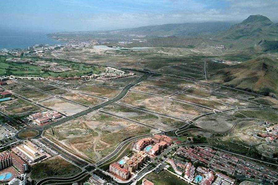 Project is agreed to build hotels, housing, and an events arena in Los Cristianos