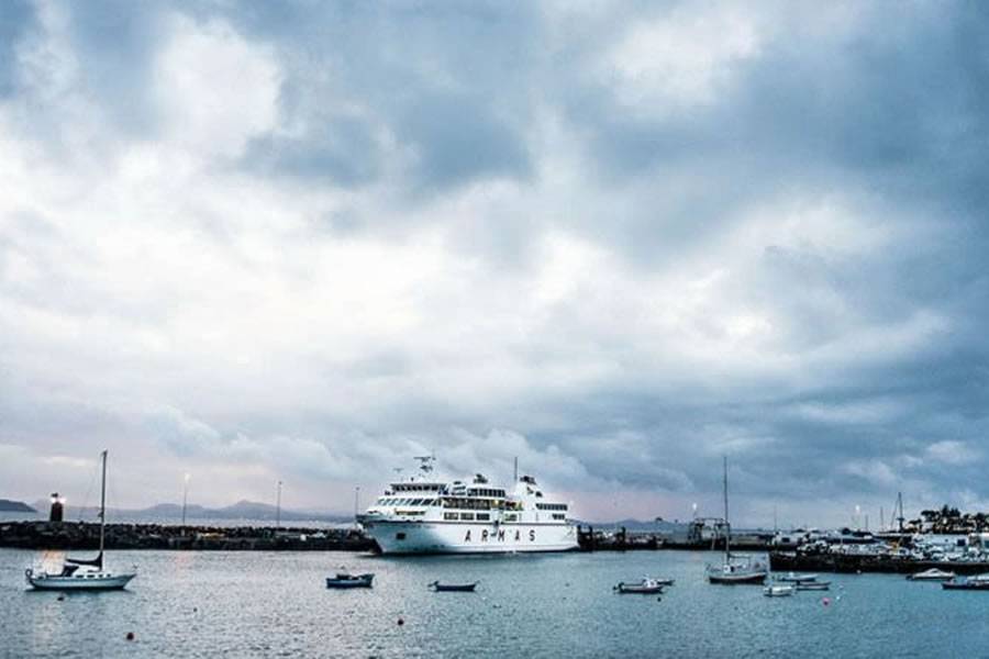 Cloudy skies and light rains start the week in the Canary Islands