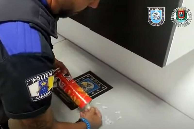 VIDEO: Police find cocaine hidden inside a Pringles can in Las Palmas