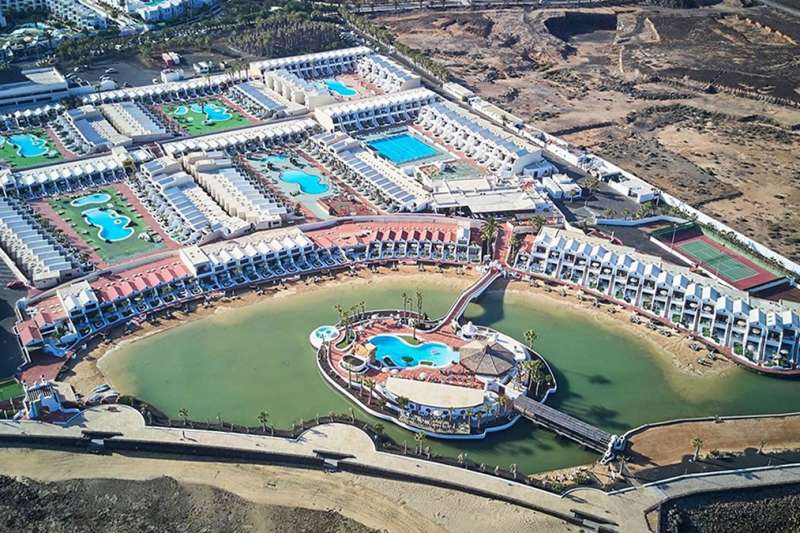 Bankrupt hotel complex in the Canary Islands is being sold at auction