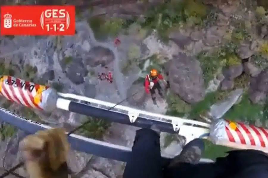 VIDEO: An injured woman is rescued by helicopter from Masca Valley VIDEO: An injured woman is rescued by helicopter from Masca Valley