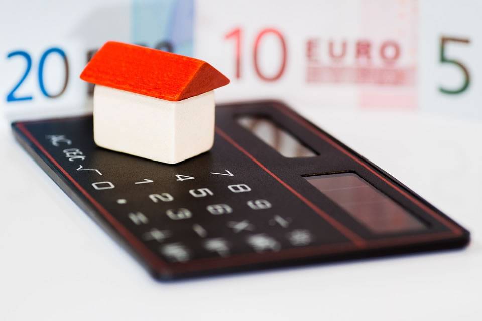 Euribor mortgages repayments increase by 280 euros a month due to rate increases
