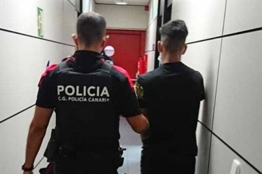 Two teenagers arrested for the sexual assault of a 13 year old girl on a beach in Tenerife Two teenagers arrested for the sexual assault of a 13 year old girl on a beach in Tenerife