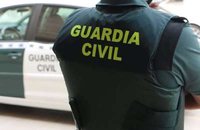 The head of a school in Tenerife is arrested for asking pupils for intimate photos