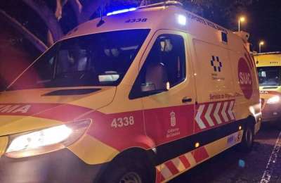 A female driver is injured after rolling her car in the south of Tenerife