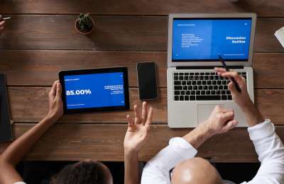 How can you build your business website for maximum traffic?