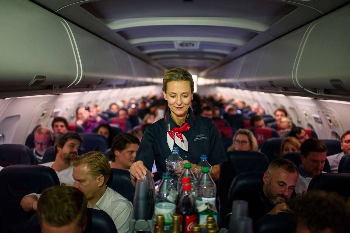 Airlines could soon start tracking how much passengers drink on flights
