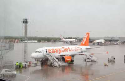 EasyJet cancel over 100 flights from Gatwick causing disruption for 15,000 passengers