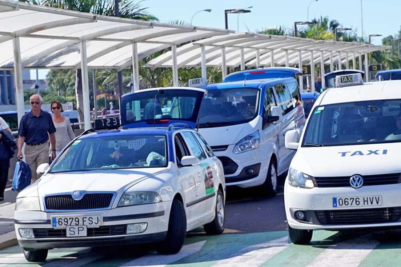Nearly 100 taxi drivers in Tenerife have already registered with Uber 