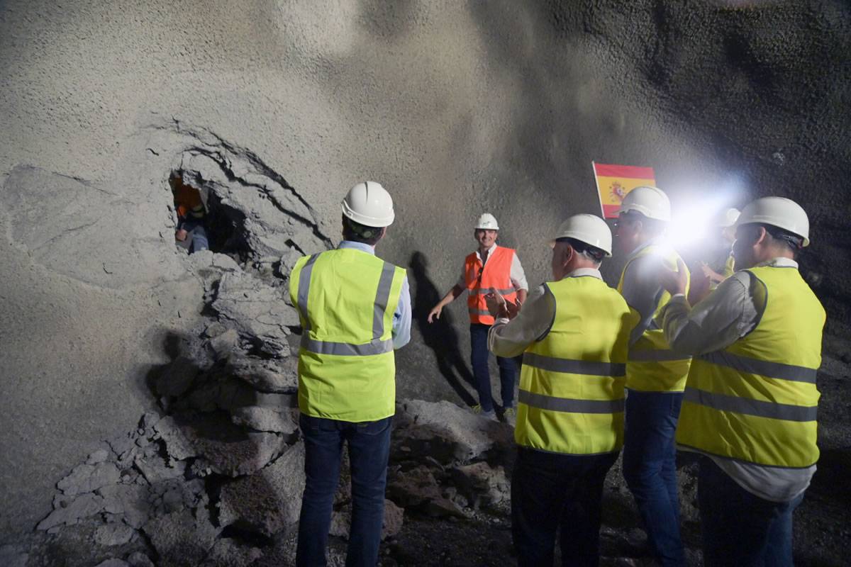 A major ‘break through’ in the construction of the new tunnel in Tenerife