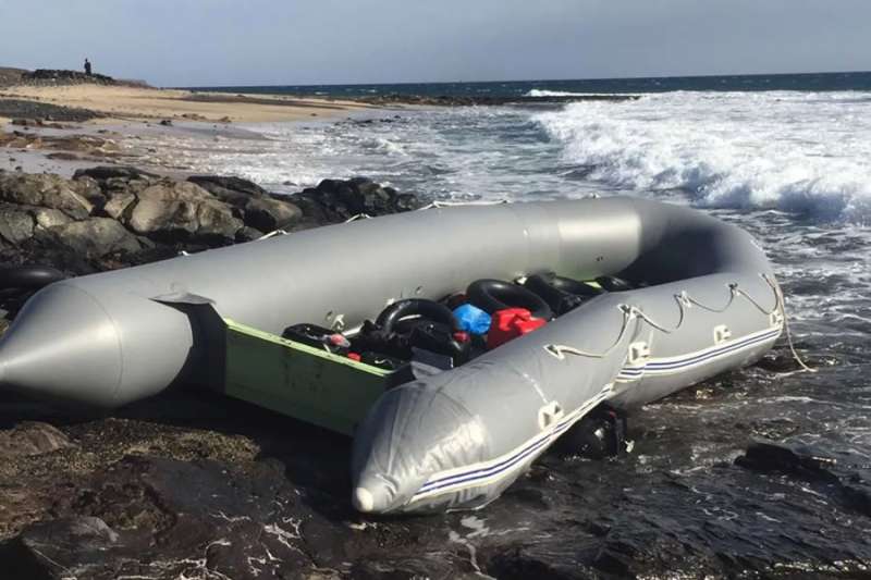 51 people killed as boat sinks trying to get to the Canary Islands