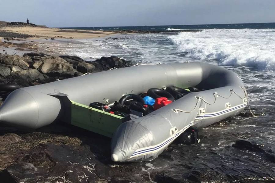 51 people killed as boat sinks trying to get to the Canary Islands