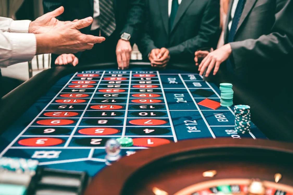 Gambling, video games, and mobile phone addictions increase in the Canary Islands