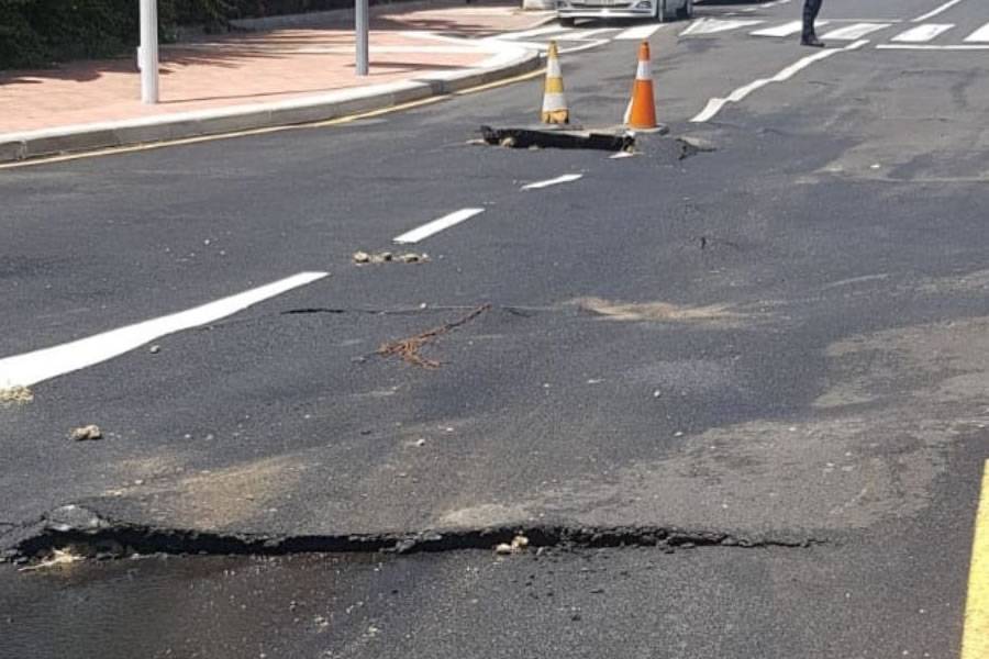 VIDEO: Road closed by Siam Park due to subsidence and cracked asphalt