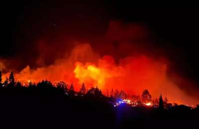 PHOTOS: The forest fire in La Palma continues to burn out of control